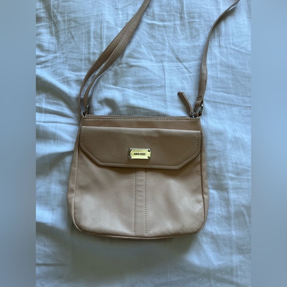 Pink/nude Nine west over the shoulder purse - Picture 1 of 4